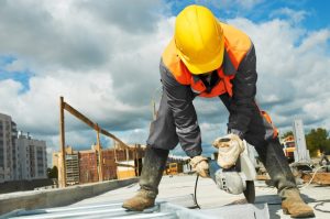 employé de la construction au travail